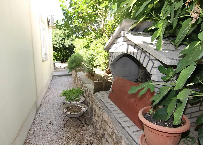 Corny Апартаменты Паг