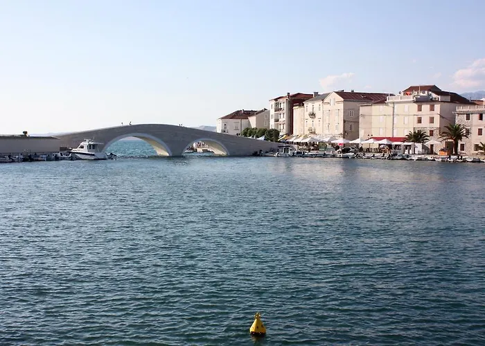 Corny Апартаменты Паг